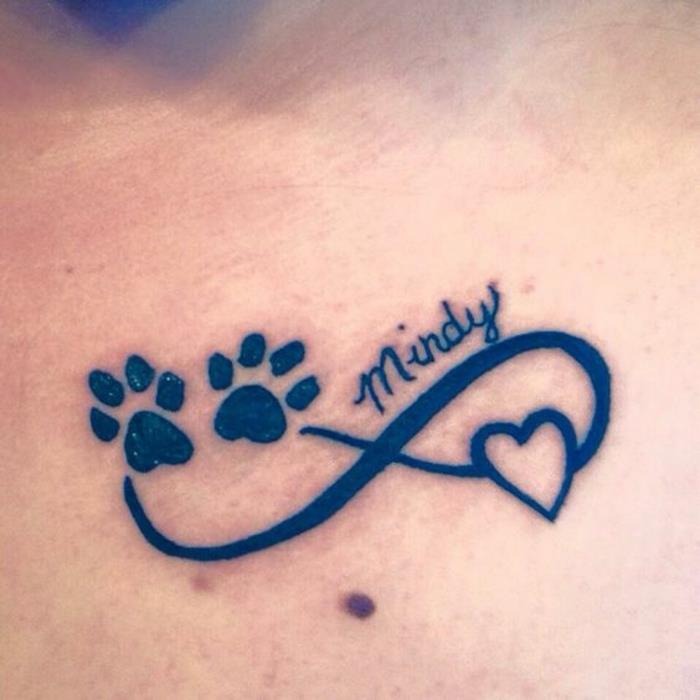 tetovaža mačje šape, tetovaža simbola neskončnosti, srce, pisava in dve tački