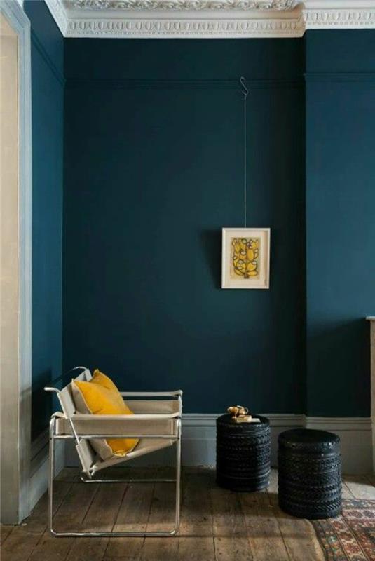 anties mėlyni dažai, anties spalva ant sienos, originalūs stalai iš perdirbtų padangų