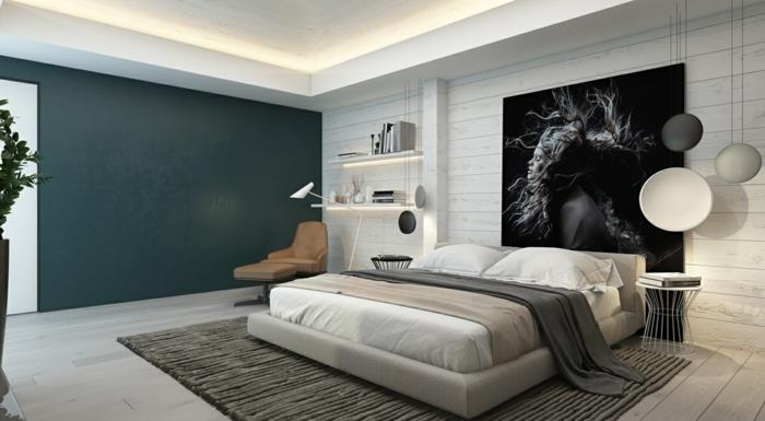 pilkas ir baltas miegamasis, lova su platforma, vienspalvis portretas, vienspalvis miegamojo dažų dekoras