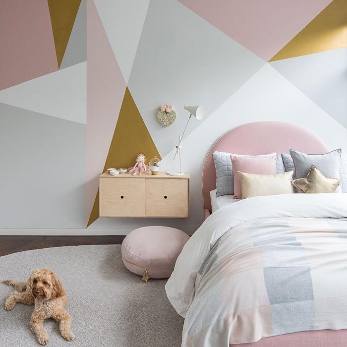 idėja, kaip dekoruoti sienas geometriniais raštais rožinės pilkos ir baltos spalvos, mergaitės miegamojo rožinės ir baltos spalvos