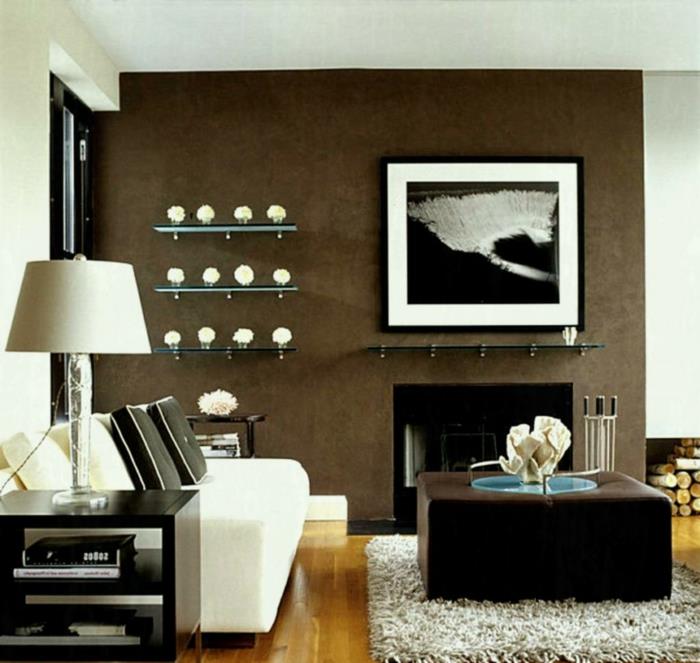 dnevna soba z wenge steno, enobarvni fotookvir, beli kavč, bela preproga