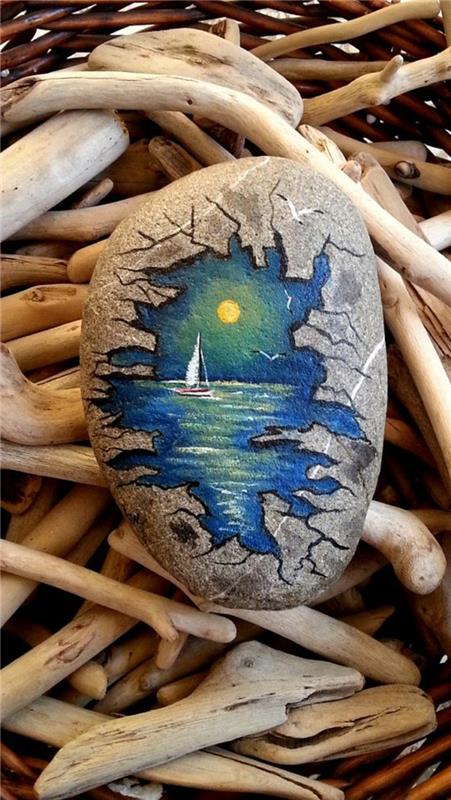 tapymas akmenukais, valtis jūroje po pilnatimi