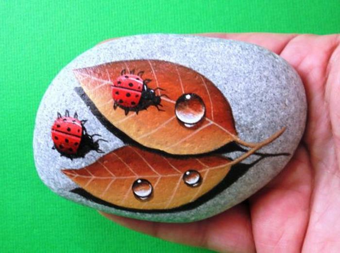 tapyba ant akmenuko, akmenų puošimas ladybugs ir lapai