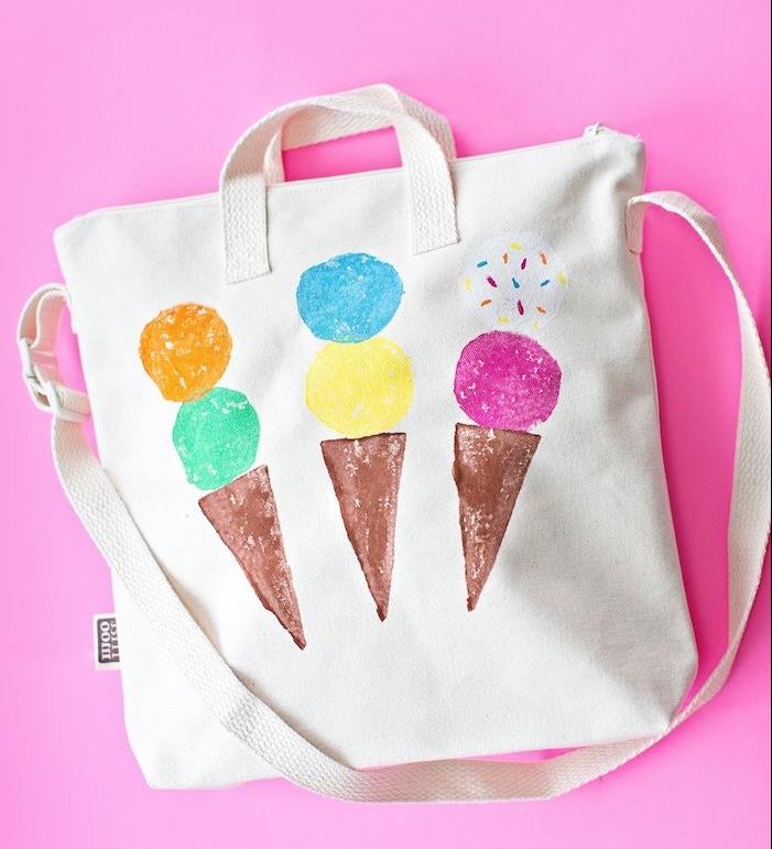 slikanje na tekstilu ideja ustvarjalno prosti čas otrok risati sladoled na tkanini bela torbica z ročajem, aktivnost z originalno barvo