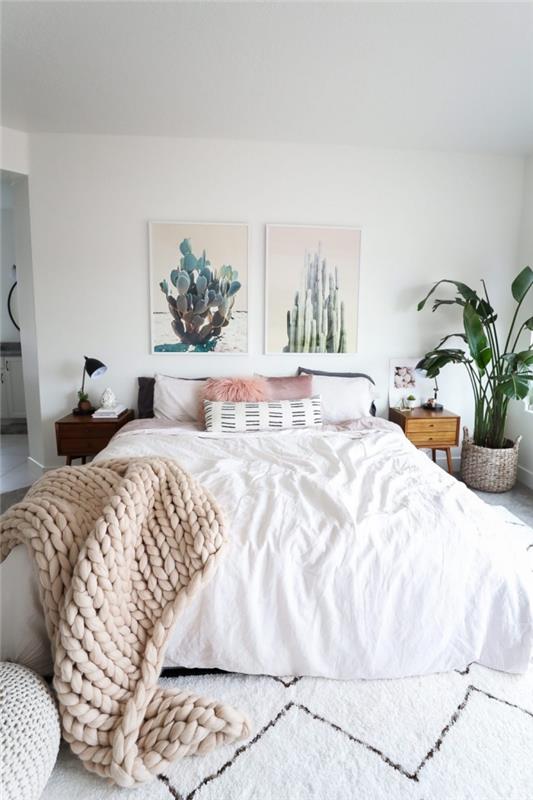 boho prašmatnaus stiliaus dekoras su kaktusais ir žaliais augalais dizaino tapyba, lovos dekoras su pledu ir pagalvėlėmis