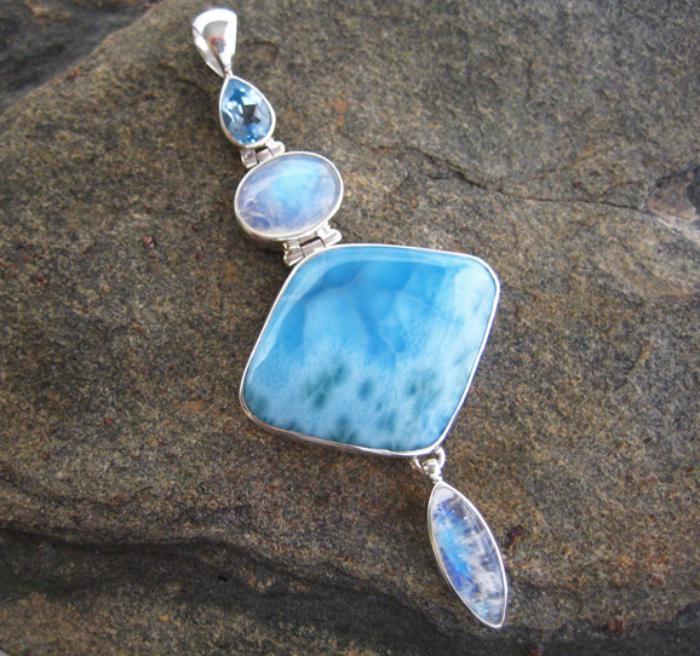 larimar-ve-topaz-ay-taş-kolye