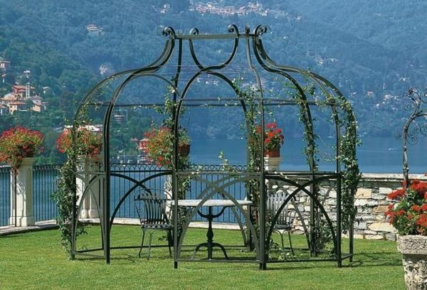 lepa pergola iz kovanega železa