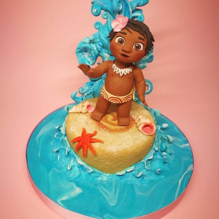 idėja, kokį pyragą paruošti vaiko gimtadieniui „Disney“ tema, vandenyno ir smėlio dizaino torto modelį su kūdikio vaianos figūrėle