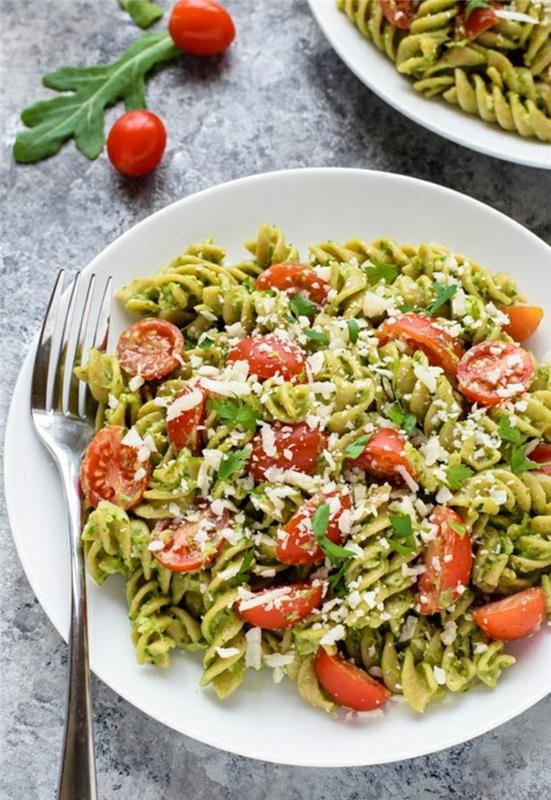 pesto receptas-avokadas-salotos-avokado-vaisiai-receptai