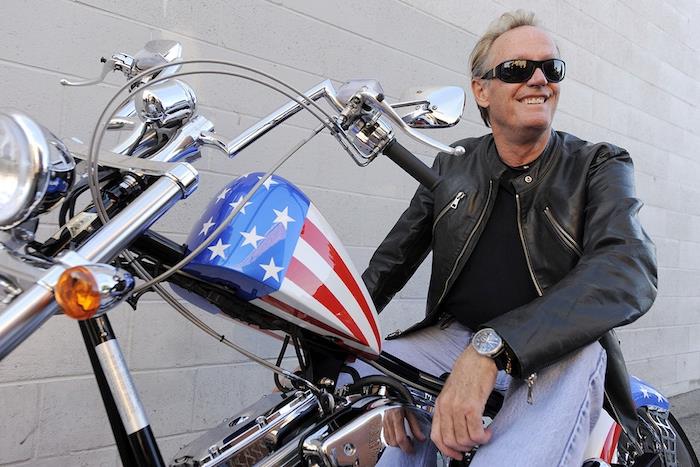 Kalbinde alışılmadık olan Peter Fonda, Easy Rider filmiyle hippi yıllarının özgürlükçü ruhunu somutlaştırdı.