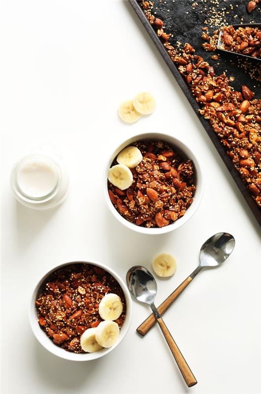 güne başlamak için ideal vegan kahvaltı, şeker ilavesiz ev yapımı kinoa granola tarifi