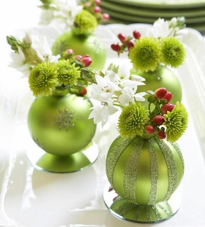 mažas-vazos-kamuolys-dekoravimas-Kalėdoms
