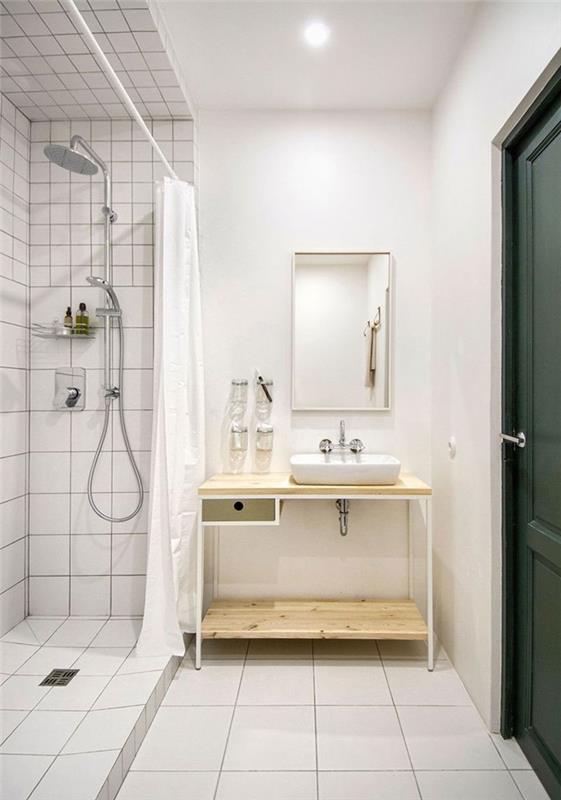küçük banyo beyaz dekorasyon boyama beyaz fayans paslanmaz çelik musluk yağmur duş spot med kapı koyu yeşil