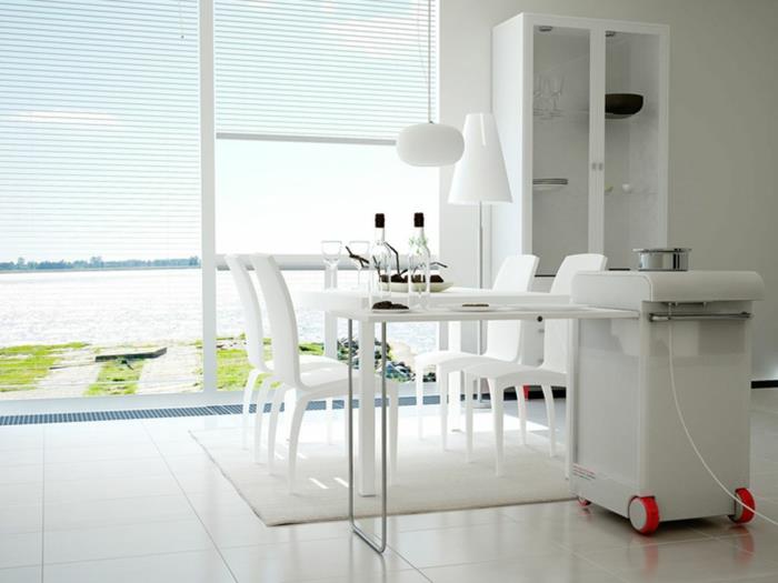 mažas-sulankstomas-virtuvės-stalo išdėstymas-maža-moderni-erdvė-gražus-vaizdas į jūrą
