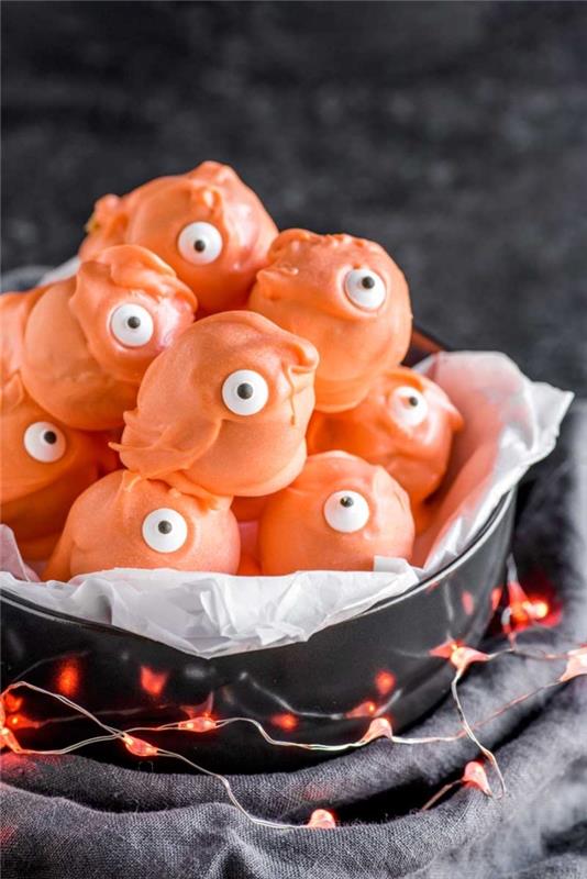 bučni tartufi s sirarsko torto z oranžno sladko glazuro, Halloween male pošasti