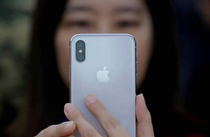 ponazoritev padca cen jabolčnega iphone na Kitajskem, da bi zaustavili padec prodaje v nekaterih državah
