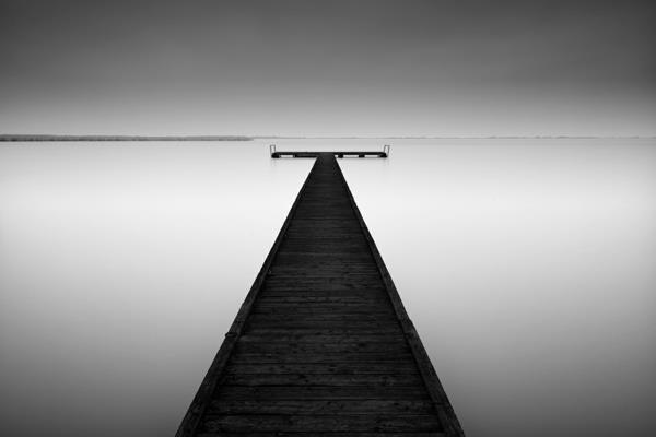 foto-la-doğa-quai-blanc-et-noir-mer-yalnızlık-sanatsal-fotoğrafçılık