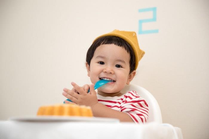 Çocuklar için kolay doğum günü pastaları 2 yaşındaki bebek için kolay pasta kabı