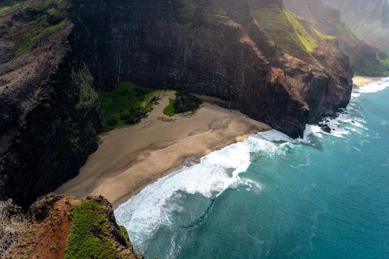 Havajų rojaus paplūdimio nuotraukos vaizdas iš viršaus fono ekrano kraštovaizdis jūra