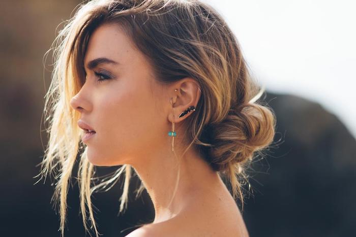 ženski piercing, črni uhani, piercing proti vijačnicam, kalifornijska barva, zadimljene oči