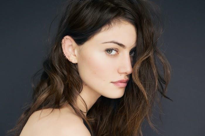 prebadanje ušes, Phoebe Tonkin, zlati ušesni prstani, TV serija H2O, kodrasti lasje