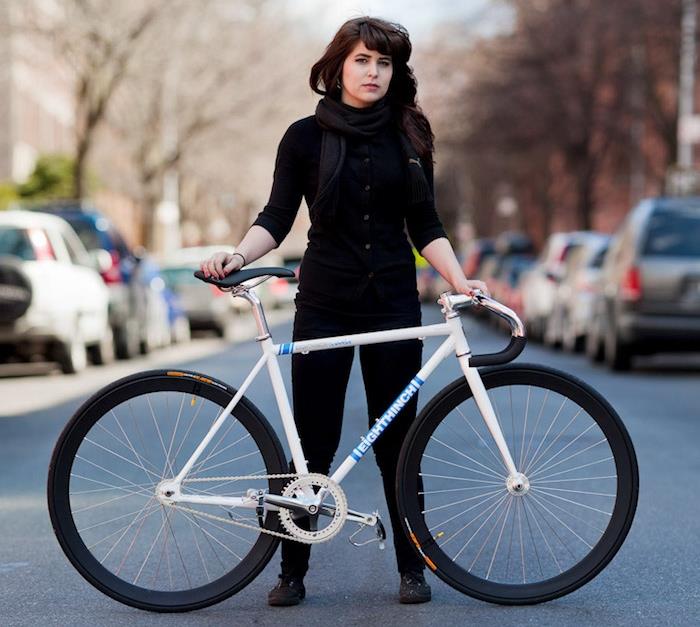 fixie ženska fiksna oprema osem -palčno kolo dekle belo