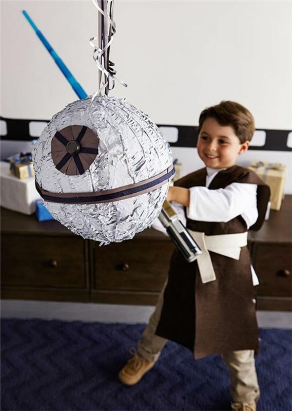 pinata-star-wars-idea-za-rojstni dan-aktivnost