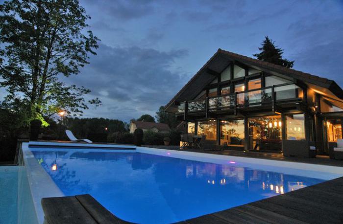 begalybės baseinas-atostogų namelis-chalet-tipo