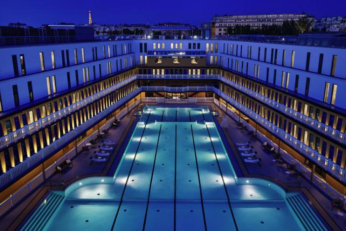 Paris'in en güzel yüzme havuzlarından biri olan olimpik yüzme havuzu