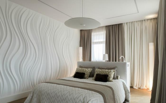 Beyaz duvarlı modern tasarımlı bir yetişkin yatak odasında ekru rengiyle hangi tonları ilişkilendirmeli