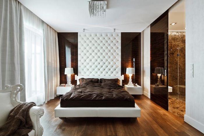 kokia idėja sukurti klasikinį ir modernų pagrindinį miegamojo dekorą, elegantišką suaugusiųjų miegamąjį su vonios kambariu, paminkštintą sieną, baltą ir rudą miegamojo dekorą
