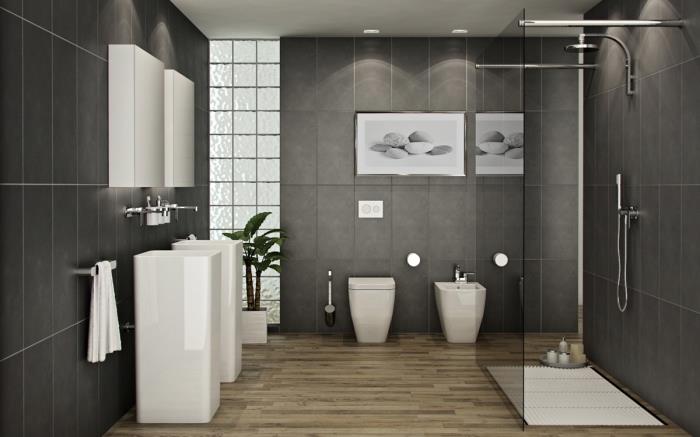 ideje za dekoracijo kopalnice v beli in ogljeno sivi barvi z imitacijo svetlega lesa in steklene tuš kabine