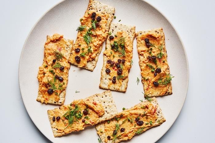 sonbahar yemeği ev yapımı bruschetta çıtır taze otlar humus nohut kolay ev yapımı humus tarifi