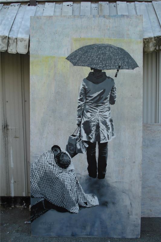 stencil-street-art-painting-iconomy-thinking