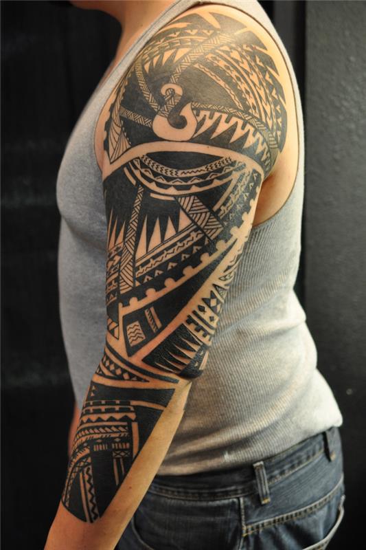 polinezijski maorski cvet tetovaža rame slovar simbolov podlaket zapestnica