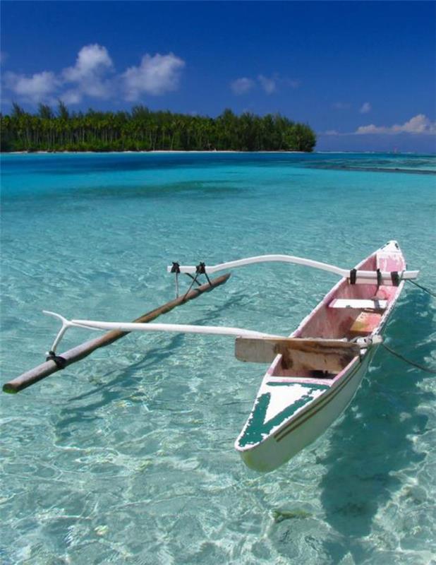 prancūzų polinezija-kelionė-krištolo vandenys-ir-balta-barka