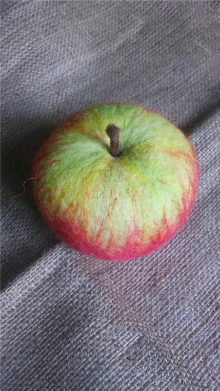 Pasidaryk pats su vilna, obuolys dviejų spalvų labai tikroviškos vilnos