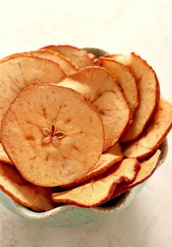 keptos bulvės-bulvių traškučiai-originalūs-kepti obuoliai