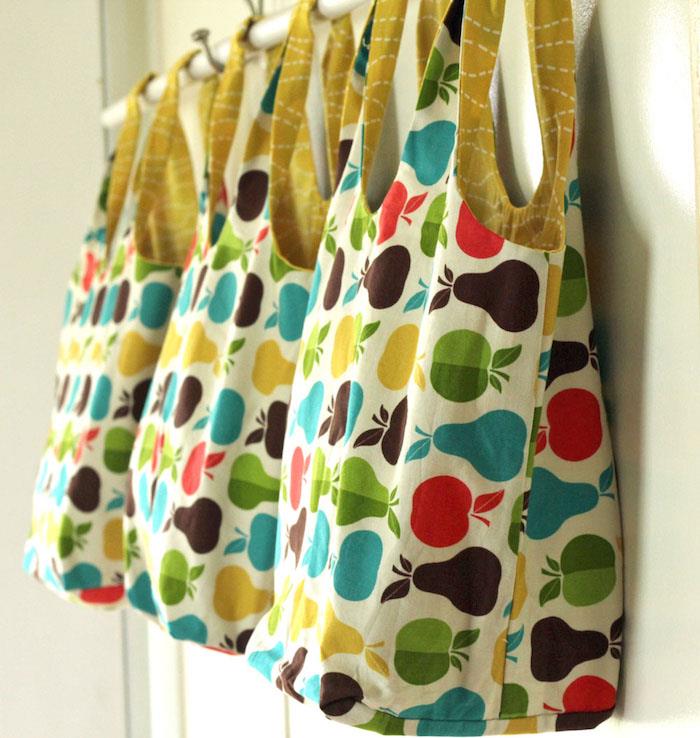 Renkli elmalar ve biberler ile basit kumaş çanta, kumaş çanta, kendin yap dikişsiz kumaş çantalar