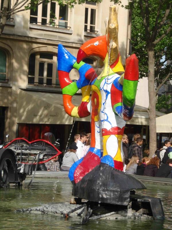 pompidou fontanas-didžiausi muziejai pasaulyje