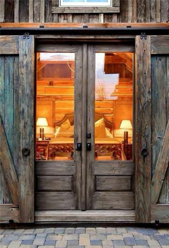 kaimiškas-medinis-vila-lauko-tvarto durys