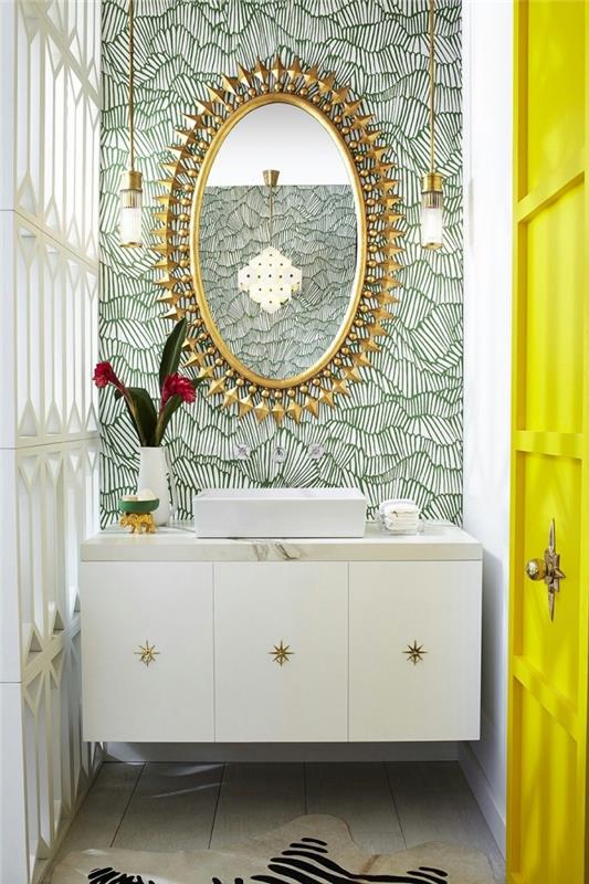 arkasında grafik banyo duvar kağıdı, küçük modern ve şık banyo dekor fikri