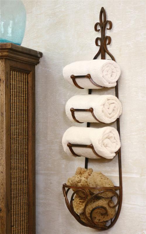gražus-medinis-vonios-rankšluosčių laikiklis