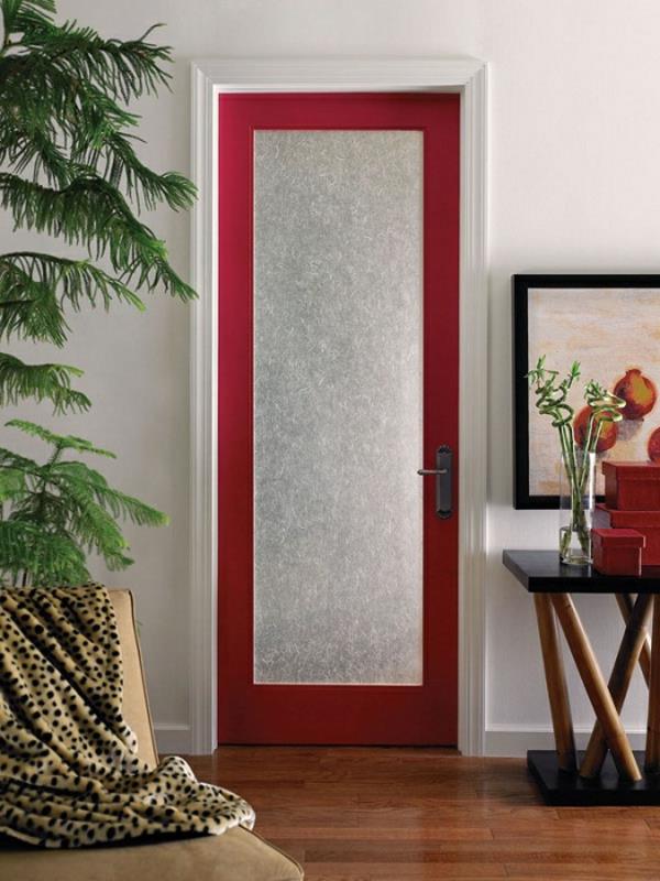 interjeras-stiklo durys-raudonas rėmas