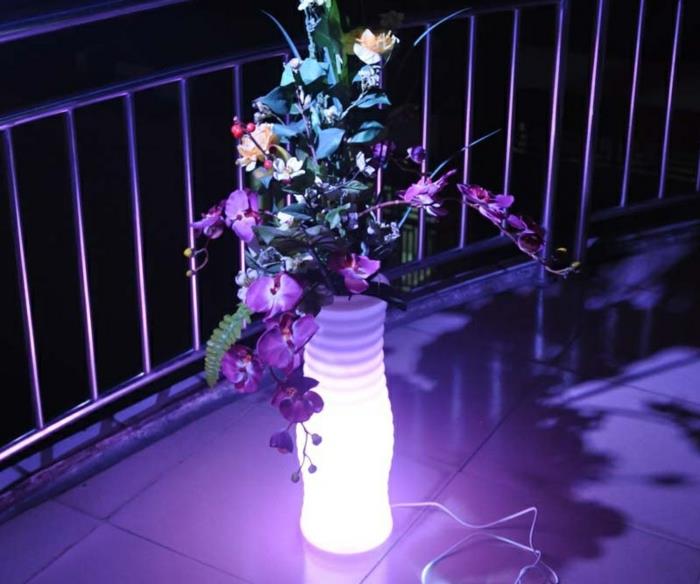 cvetlični lonec-svetleč-žardin-nočno-vijoličen