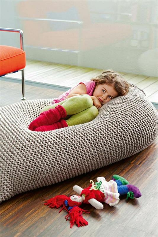nėrimo-sėdmaišių-milžiniškų-sėdmaišių-linksmų grindų pagalvėlės