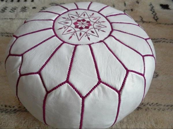 Maroški dizajn-okrogel-puf-v-roza-beli