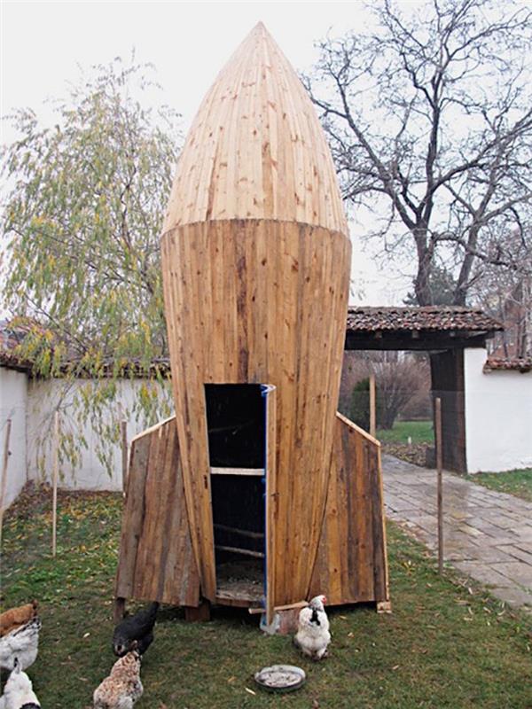 kümes-tasarım-diy-orijinal-roket-şekilli