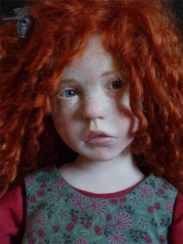 tikroviški-lėlės-gana-raudoni plaukai