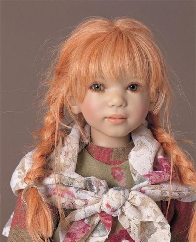 realistinės-lėlės-pynės-raudonplaukės-maža mergaitė-lėlė